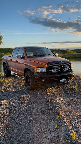 Dodge RAM 1500 2 of 7