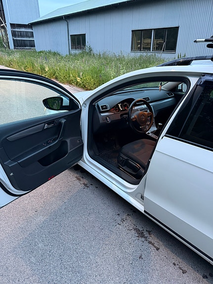 Volkswagen Passat 3 of 5
