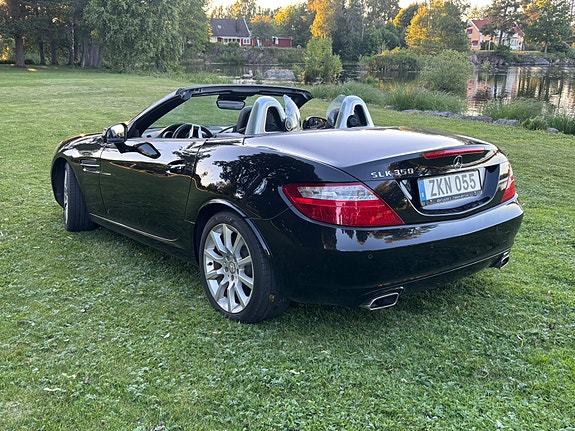 Mercedes-Benz SLK350 2 of 5