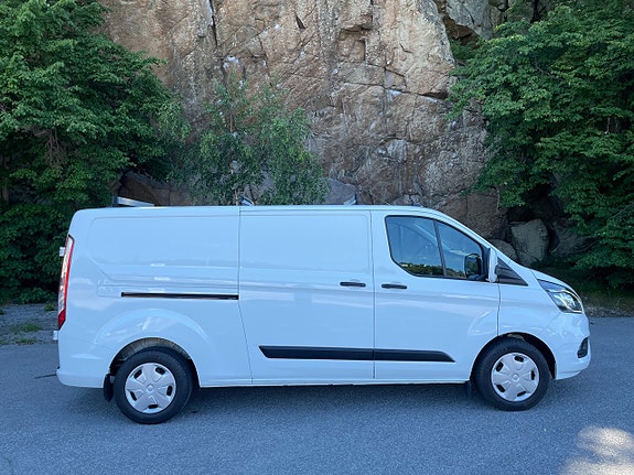 Ford Transit Custom 3 of 5