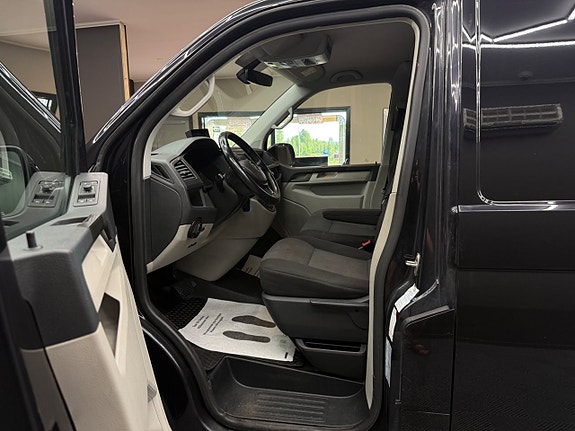 Volkswagen Transporter 3 of 5