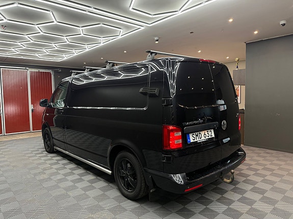 Volkswagen Transporter 2 of 5