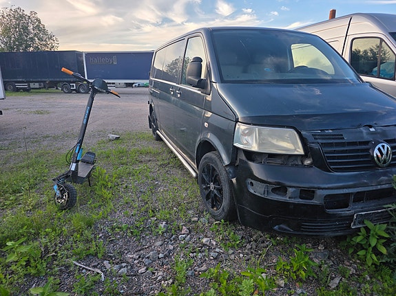 Volkswagen Transporter 2 of 3