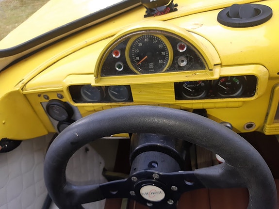 Volga 70 Chevy V8 5 of 9