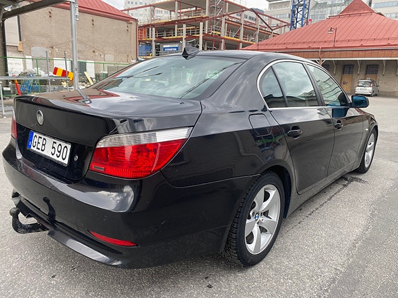 BMW 520d 4 of 5