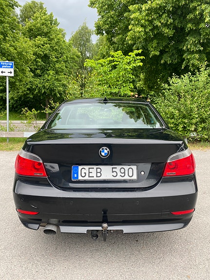 BMW 520d 2 of 5