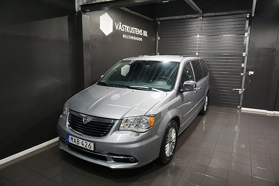 Lancia Voyager 4 of 5