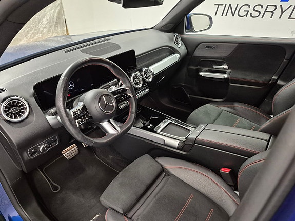 Mercedes-Benz GLB220 d 2 of 13