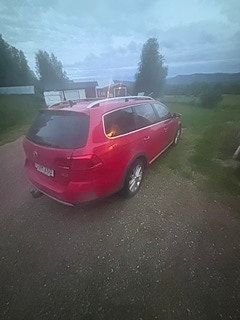 Volkswagen Passat Alltrack 4 of 5