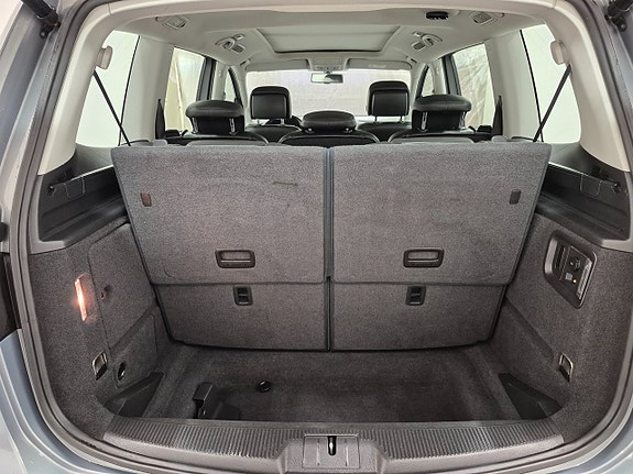 Volkswagen Sharan 9 of 13