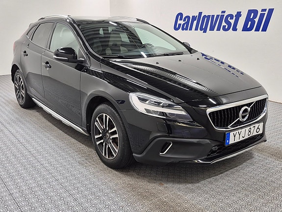 Volvo V40 Cross Country 3 of 10