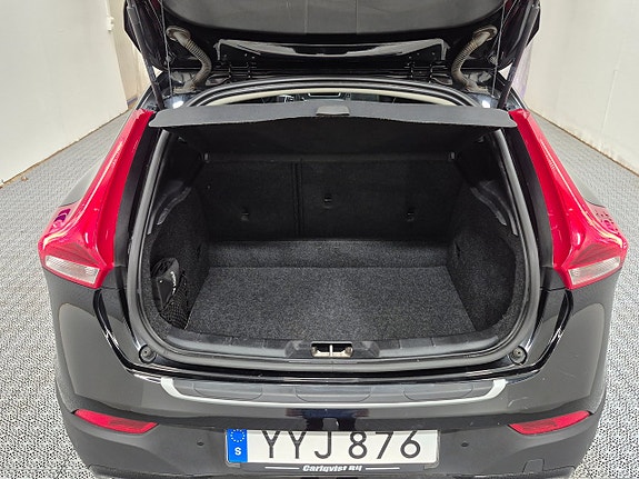 Volvo V40 Cross Country 9 of 10