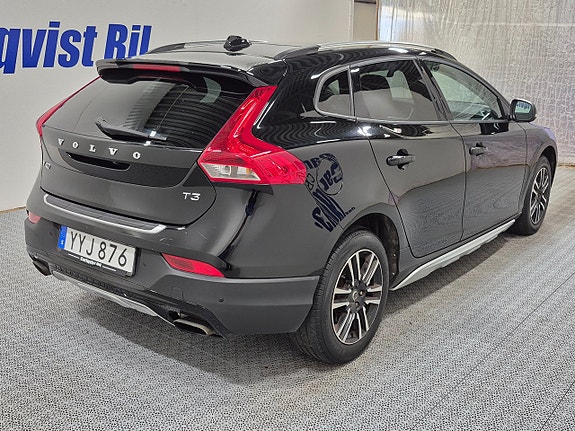 Volvo V40 Cross Country 4 of 10