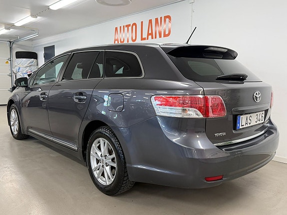 Toyota Avensis 5 of 5