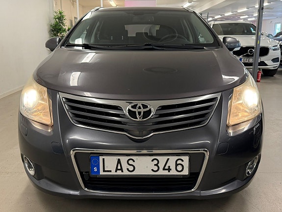 Toyota Avensis 3 of 5