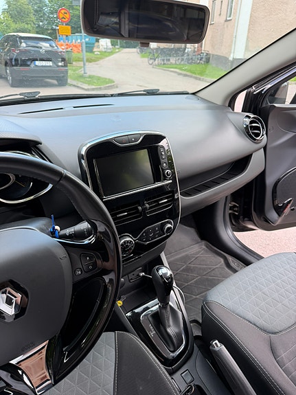 Renault Clio 9 of 10