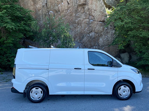 Ford Transit Custom 3 of 5