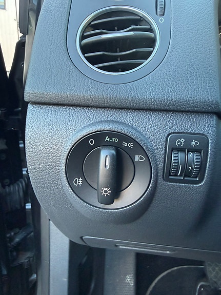 Volkswagen Golf Plus 21 of 30