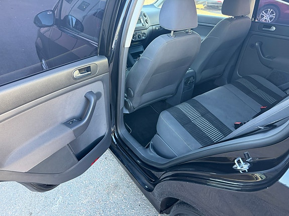 Volkswagen Golf Plus 19 of 30