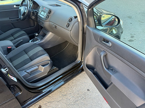 Volkswagen Golf Plus 17 of 30
