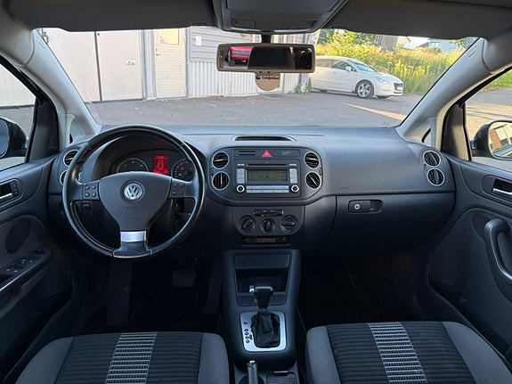 Volkswagen Golf Plus 22 of 30