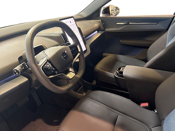 Volvo EX30 6 of 12