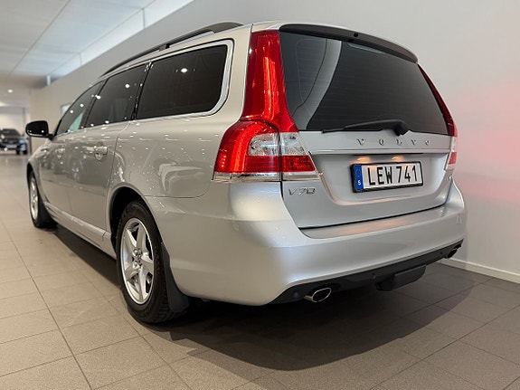 Volvo V70 4 of 5