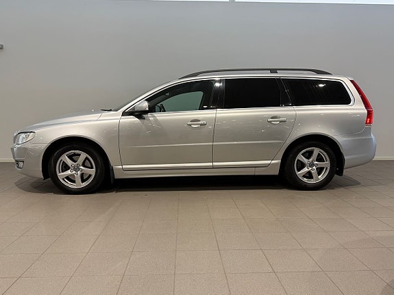 Volvo V70 3 of 5