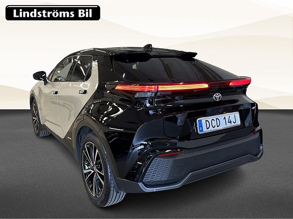 Toyota C-HR 4 of 5