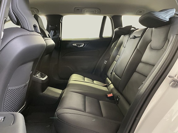Volvo V60 11 of 15
