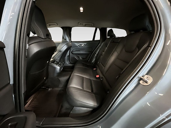 Volvo V60 Cross Country 9 of 15