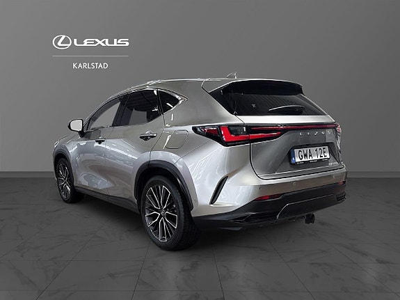 Lexus NX350h 2 of 5