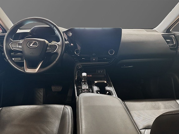Lexus NX350h 9 of 11