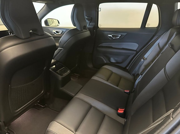 Volvo V60 12 of 19
