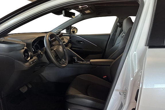 Toyota C-HR 4 of 5