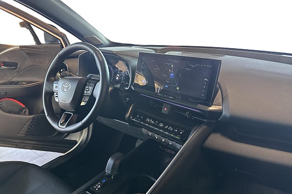Toyota C-HR 2 of 5