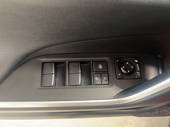 Toyota RAV4 14 of 20