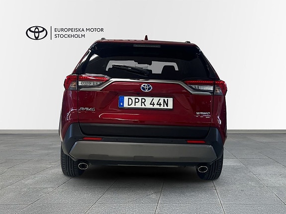 Toyota RAV4 4 of 20