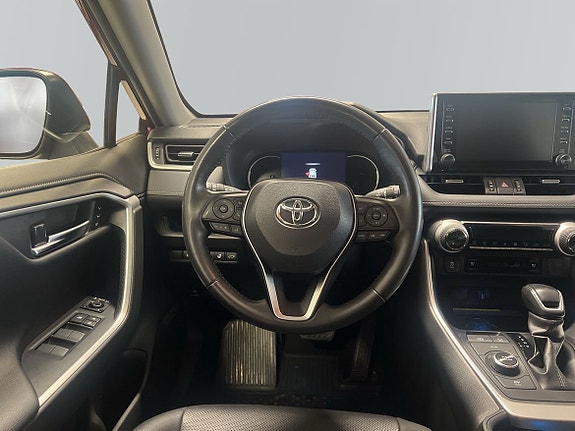 Toyota RAV4 9 of 20