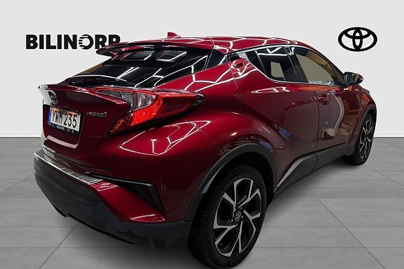 Toyota C-HR 7 of 18