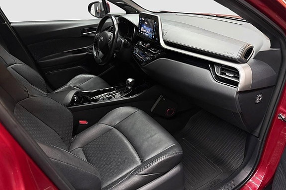 Toyota C-HR 16 of 18