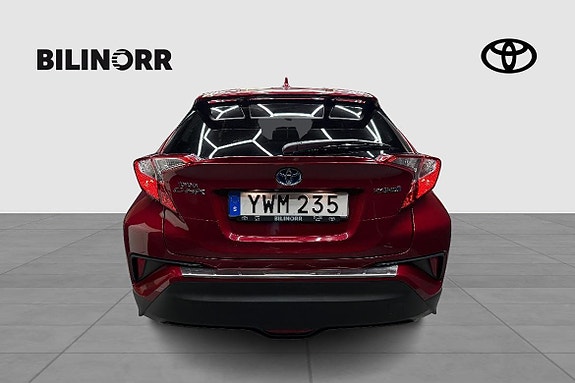 Toyota C-HR 6 of 18