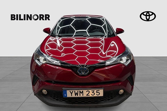 Toyota C-HR 2 of 5