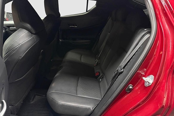 Toyota C-HR 12 of 18