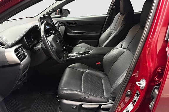 Toyota C-HR 18 of 18