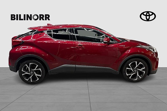 Toyota C-HR 4 of 5