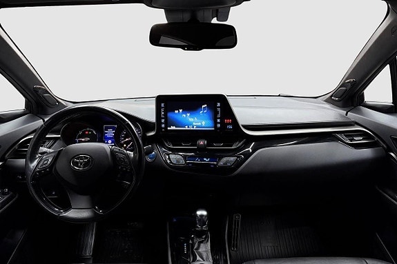 Toyota C-HR 13 of 18