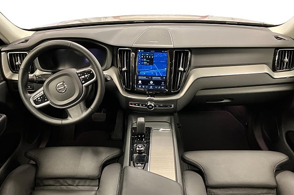 Volvo XC60 10 of 25