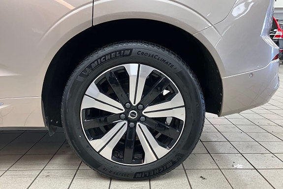 Volvo XC60 17 of 25