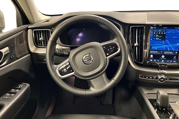 Volvo XC60 11 of 25